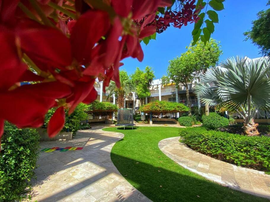 The Royal Park Experience Amazing Pool Apartment *